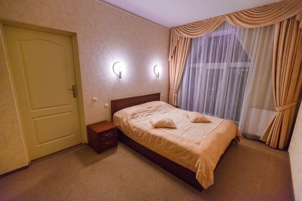 Maria Garden Hotel & Restaurant อิวาโน-ฟรานกิฟสเก ภายนอก รูปภาพ