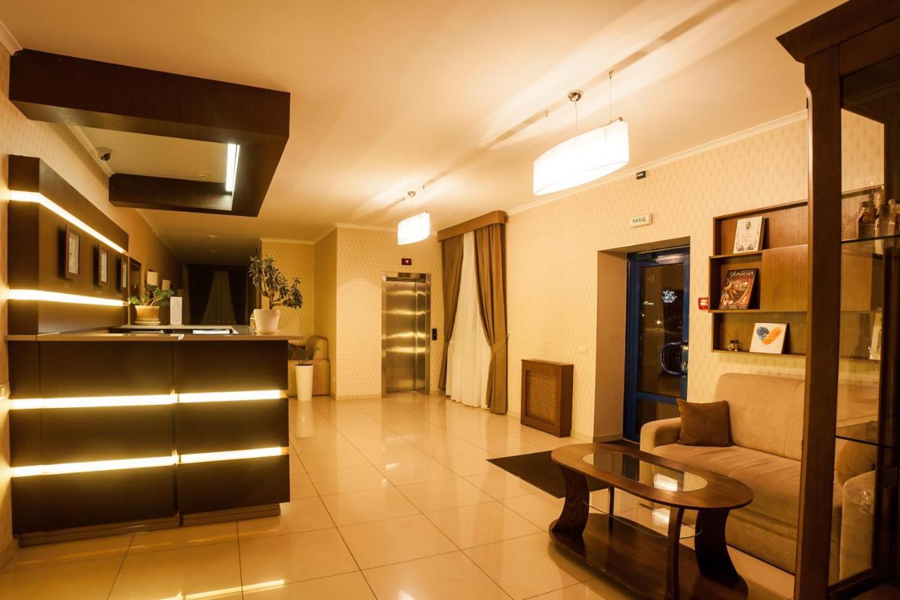 Maria Garden Hotel & Restaurant อิวาโน-ฟรานกิฟสเก ภายนอก รูปภาพ