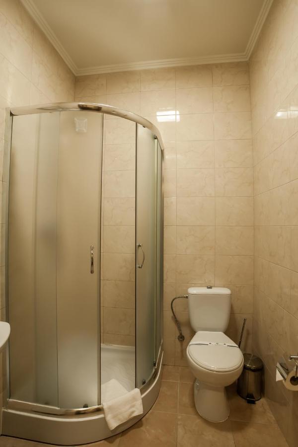 Maria Garden Hotel & Restaurant อิวาโน-ฟรานกิฟสเก ภายนอก รูปภาพ