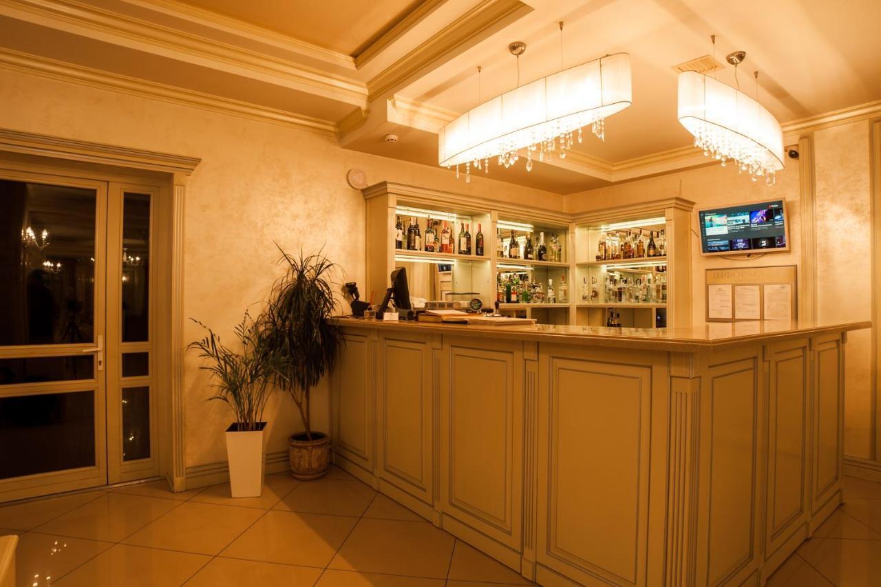 Maria Garden Hotel & Restaurant อิวาโน-ฟรานกิฟสเก ภายนอก รูปภาพ