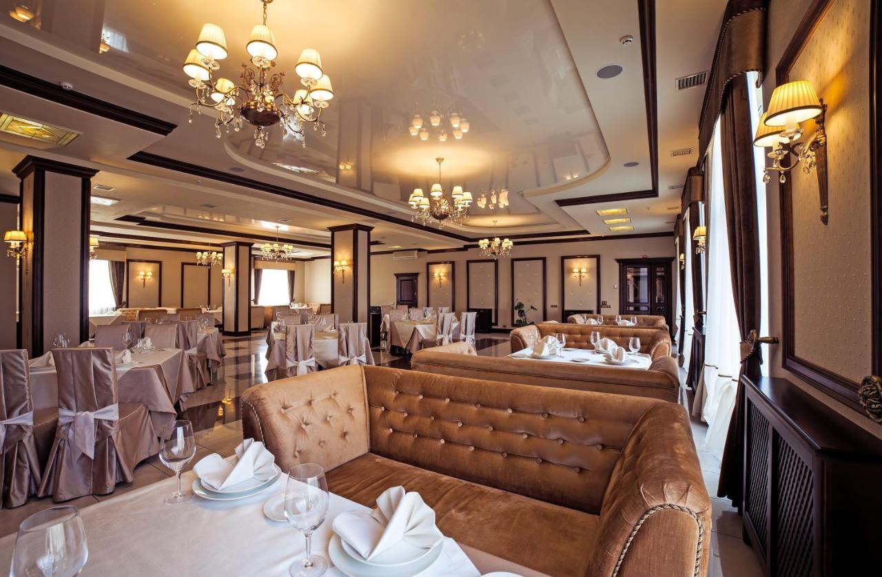 Maria Garden Hotel & Restaurant อิวาโน-ฟรานกิฟสเก ภายนอก รูปภาพ