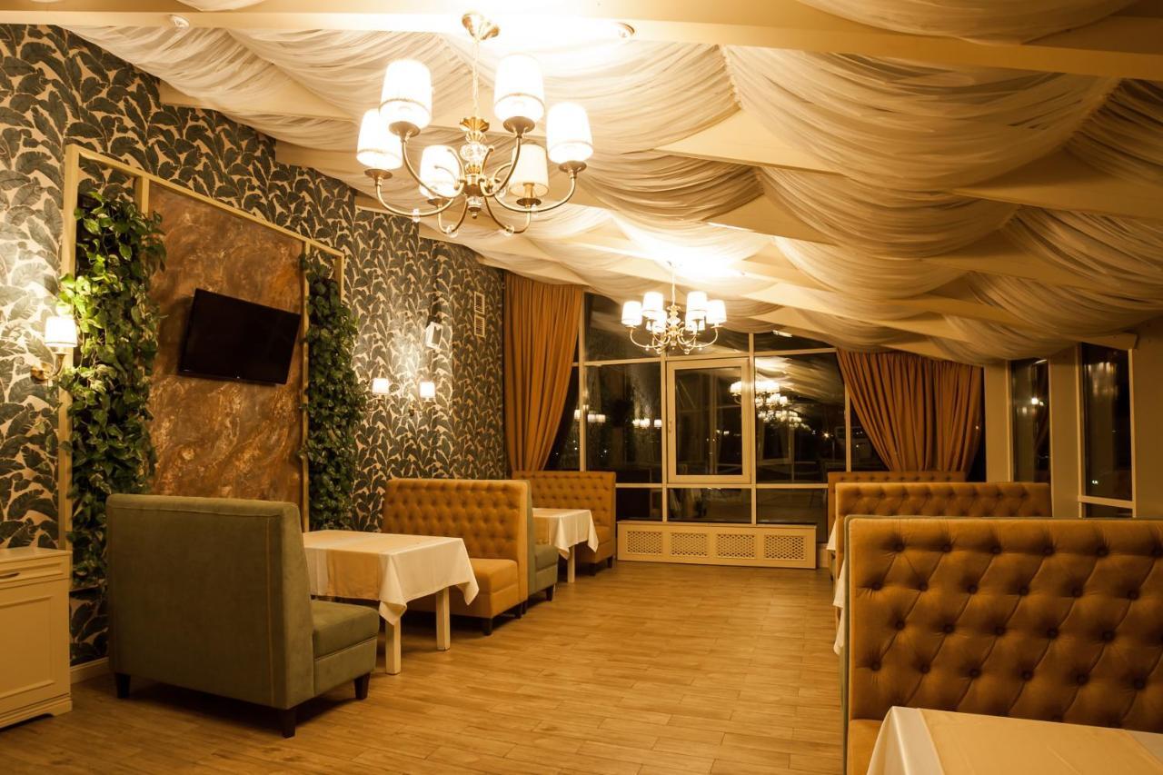 Maria Garden Hotel & Restaurant อิวาโน-ฟรานกิฟสเก ภายนอก รูปภาพ